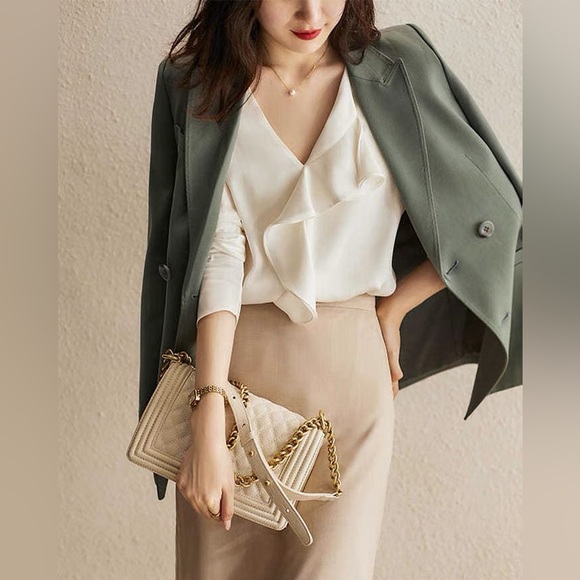 White romantic v neck ruffle blouse - Picture 3 of 10